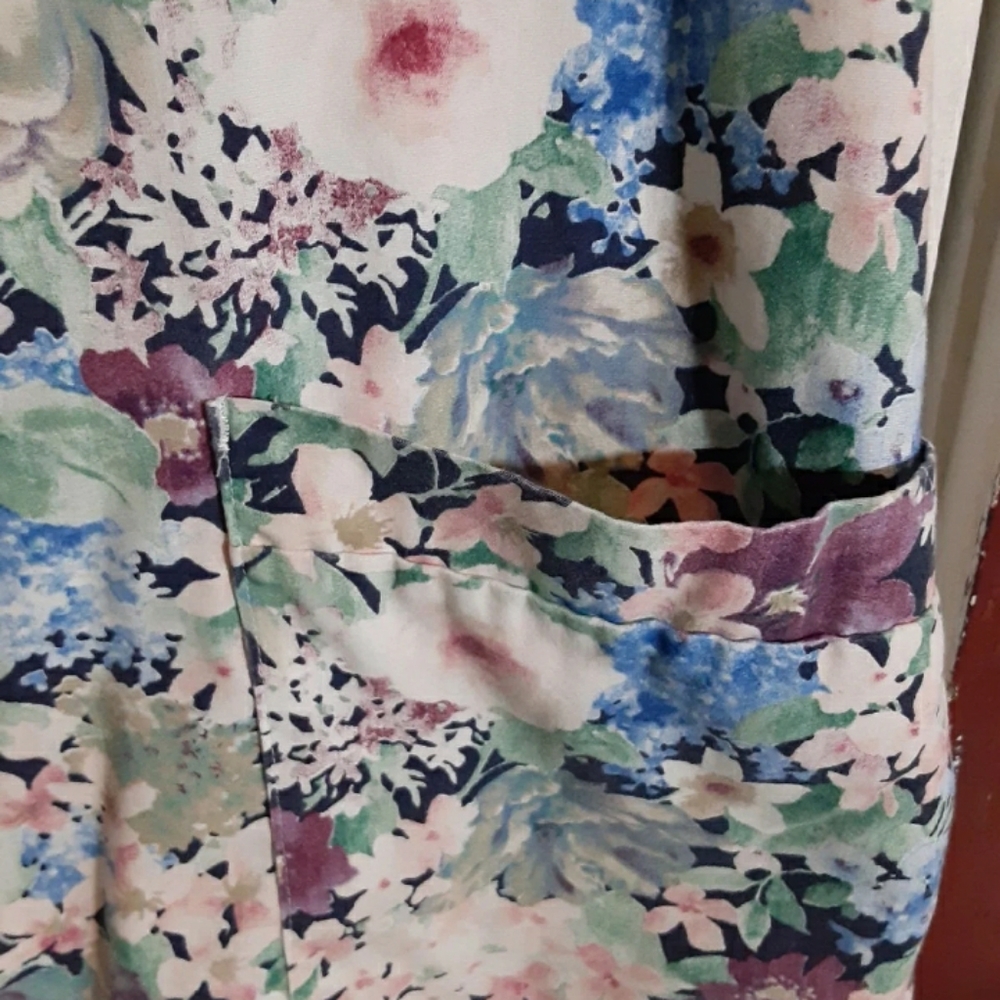Scrub top - Picture 6 of 9